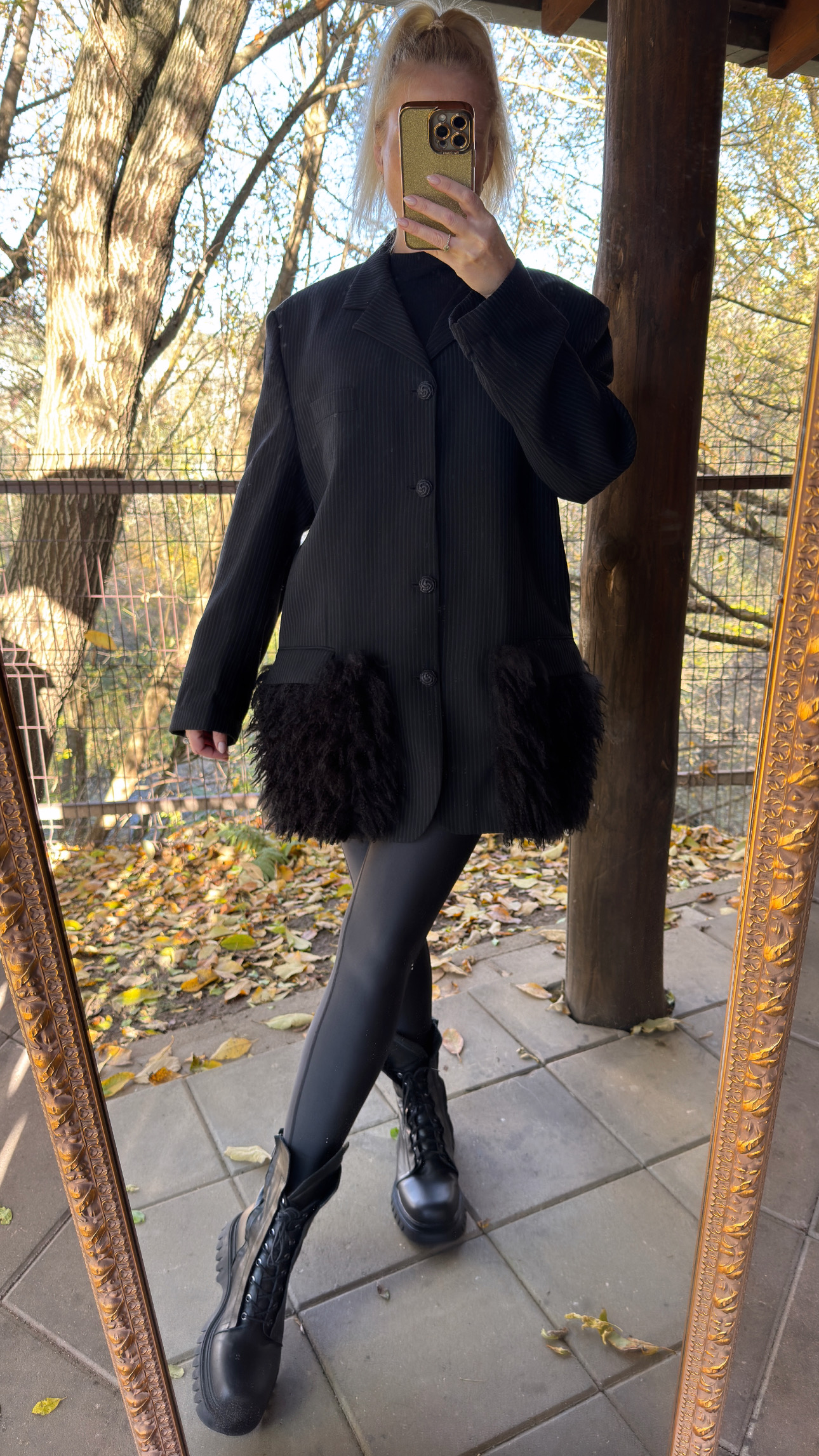 Švarkas dekoruotas lamos kailiuku